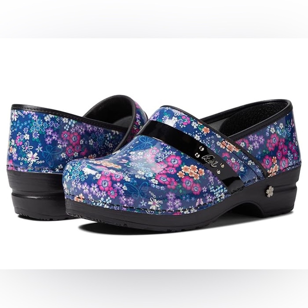 Sanita Flower
Shower Shoes size 6.5